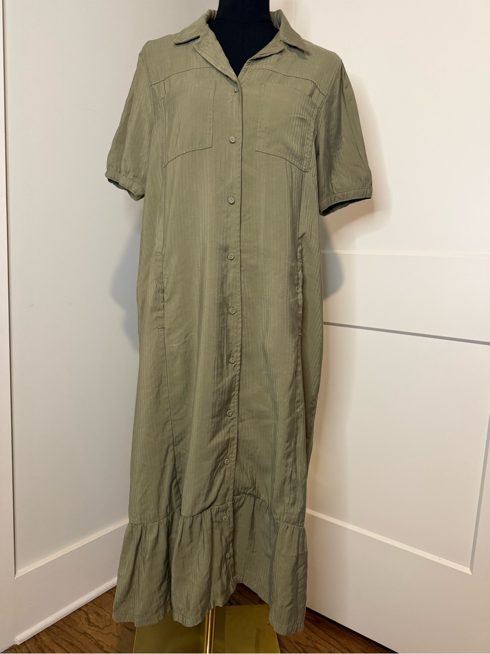 Dex Women’s Olive Button-Front Midi Dress with Ruffle Hem